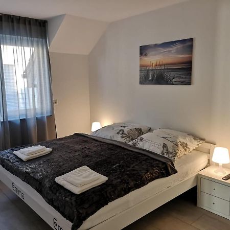 Modern Wohnen I Parkplatz I Wlan I Netflix I Balkon I 6 Schlafplaetze Apartment Bad Oeynhausen Exterior photo